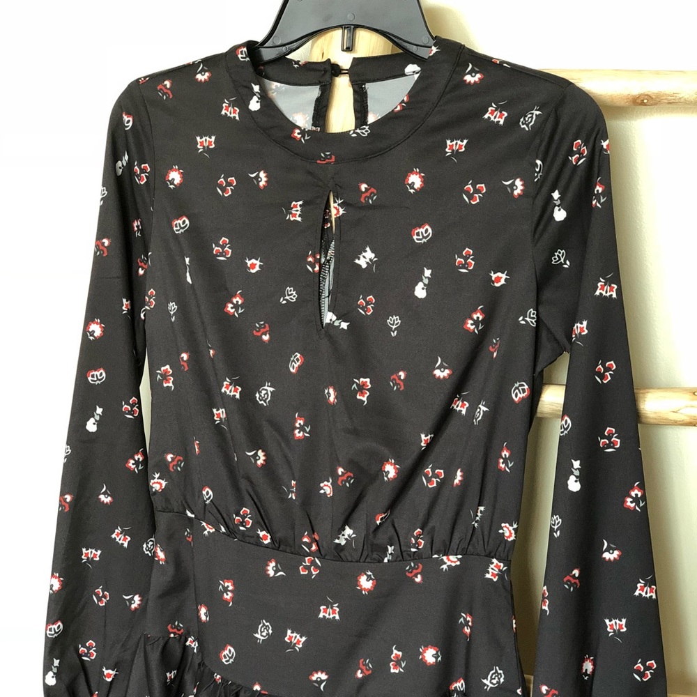 Pretty long sleeve dress - sz S